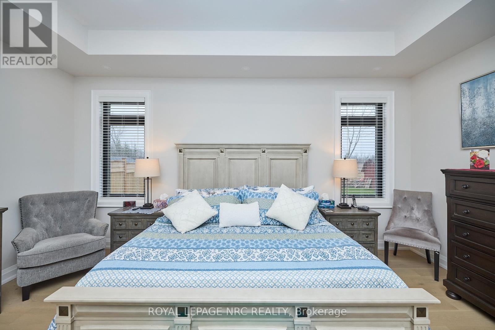 












1174 SPEARS ROAD

,
Fort Erie (Crescent Park),




Ontario
L2A4N1

