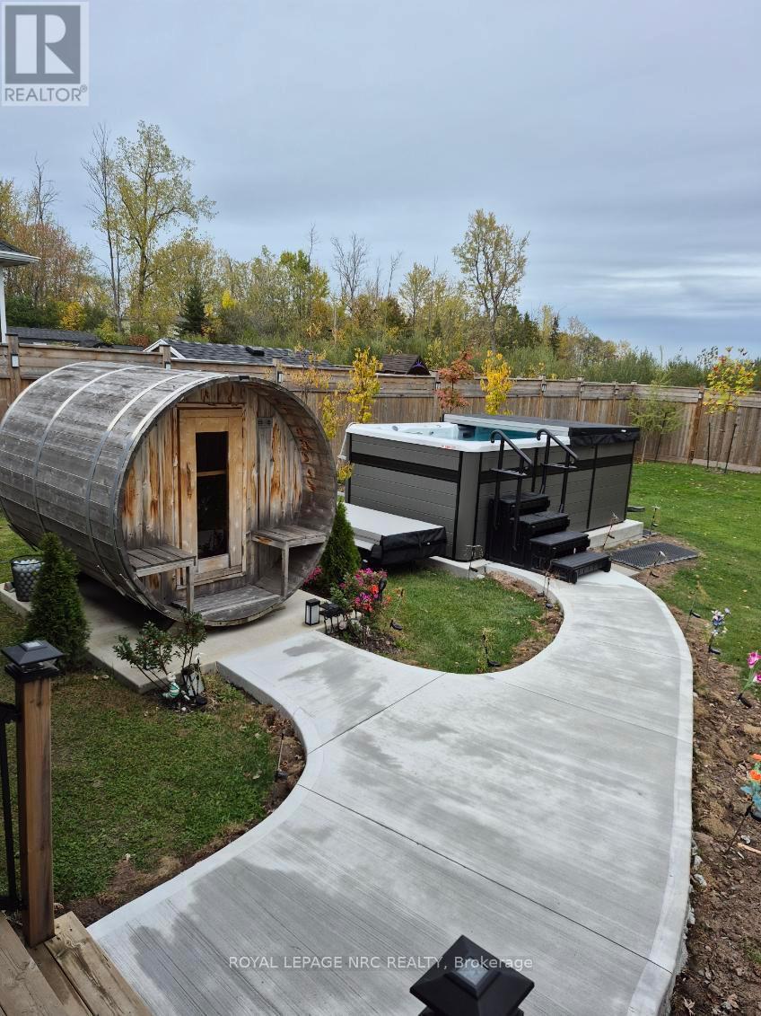 












1174 SPEARS ROAD

,
Fort Erie (Crescent Park),




Ontario
L2A4N1

