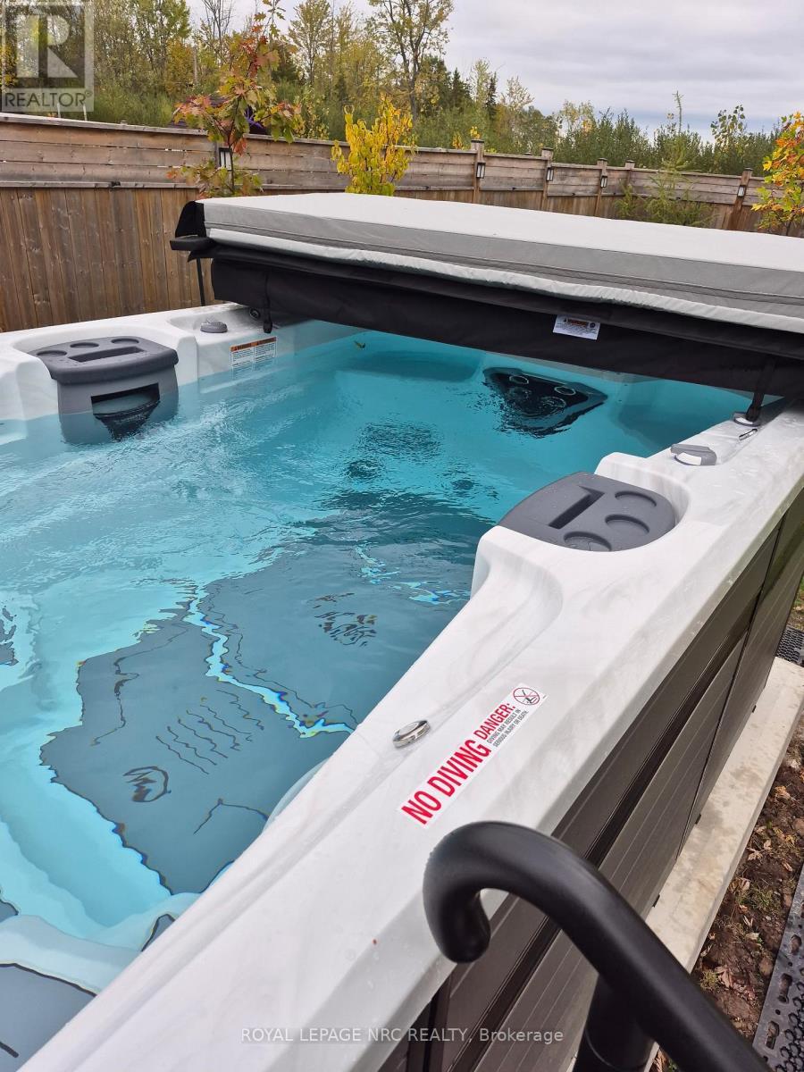 












1174 SPEARS ROAD

,
Fort Erie (Crescent Park),




Ontario
L2A4N1

