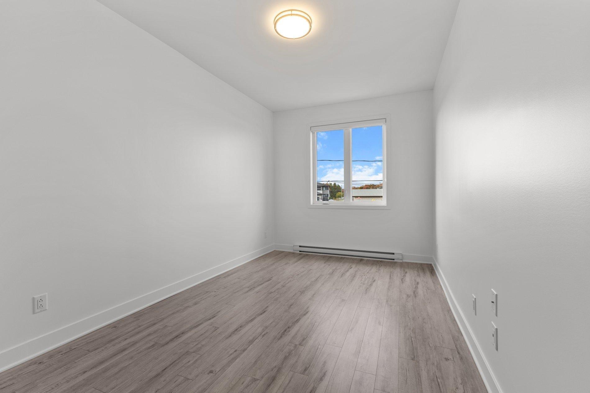 









13750


Rue du Merlot

,
Mirabel,




QC
J7N3P1

