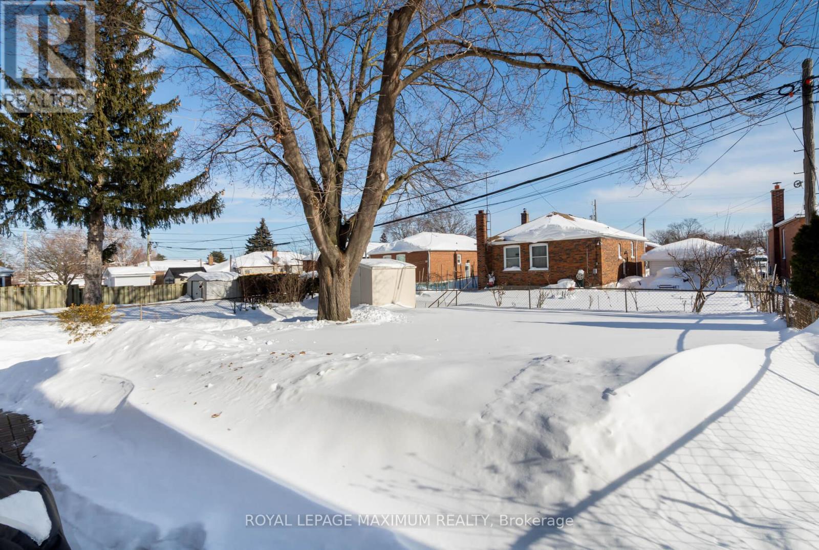 












33 ALICE CRESCENT

,
Toronto,




Ontario
M1R4N6

