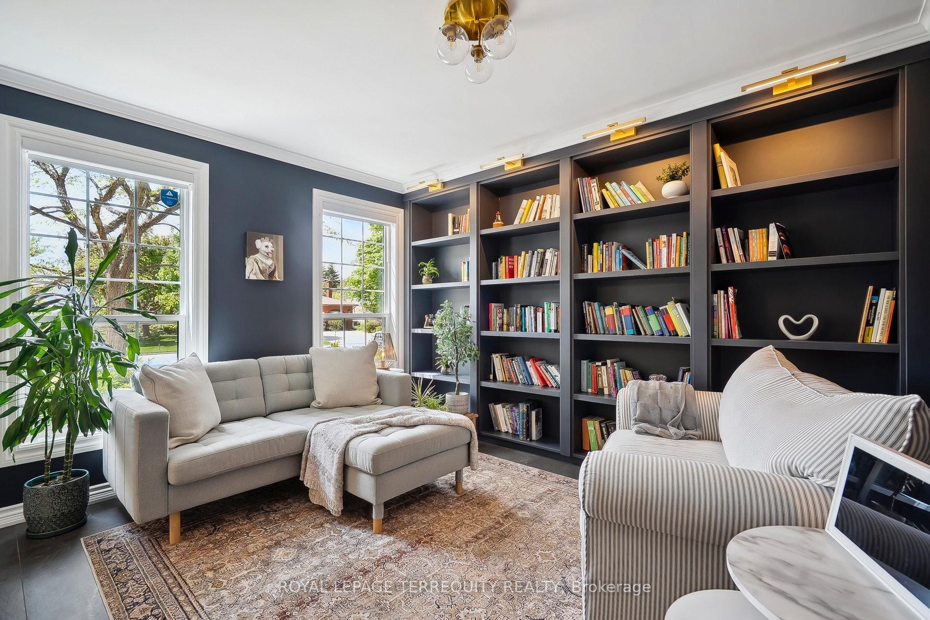 









219


Valleyview

Court,
Oakville,




ON
L6L 5H9

