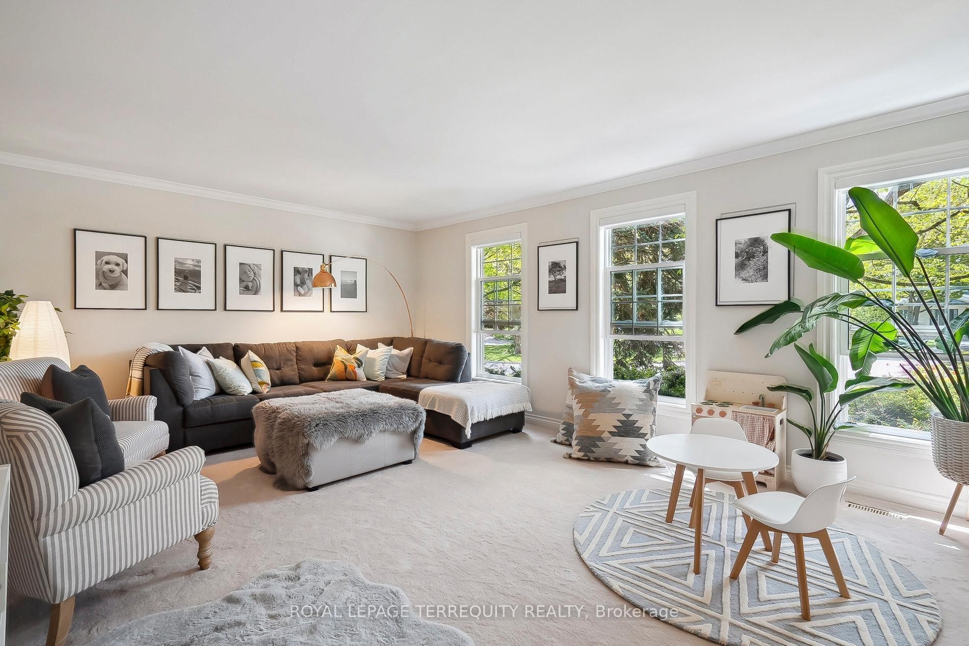 









219


Valleyview

Court,
Oakville,




ON
L6L 5H9

