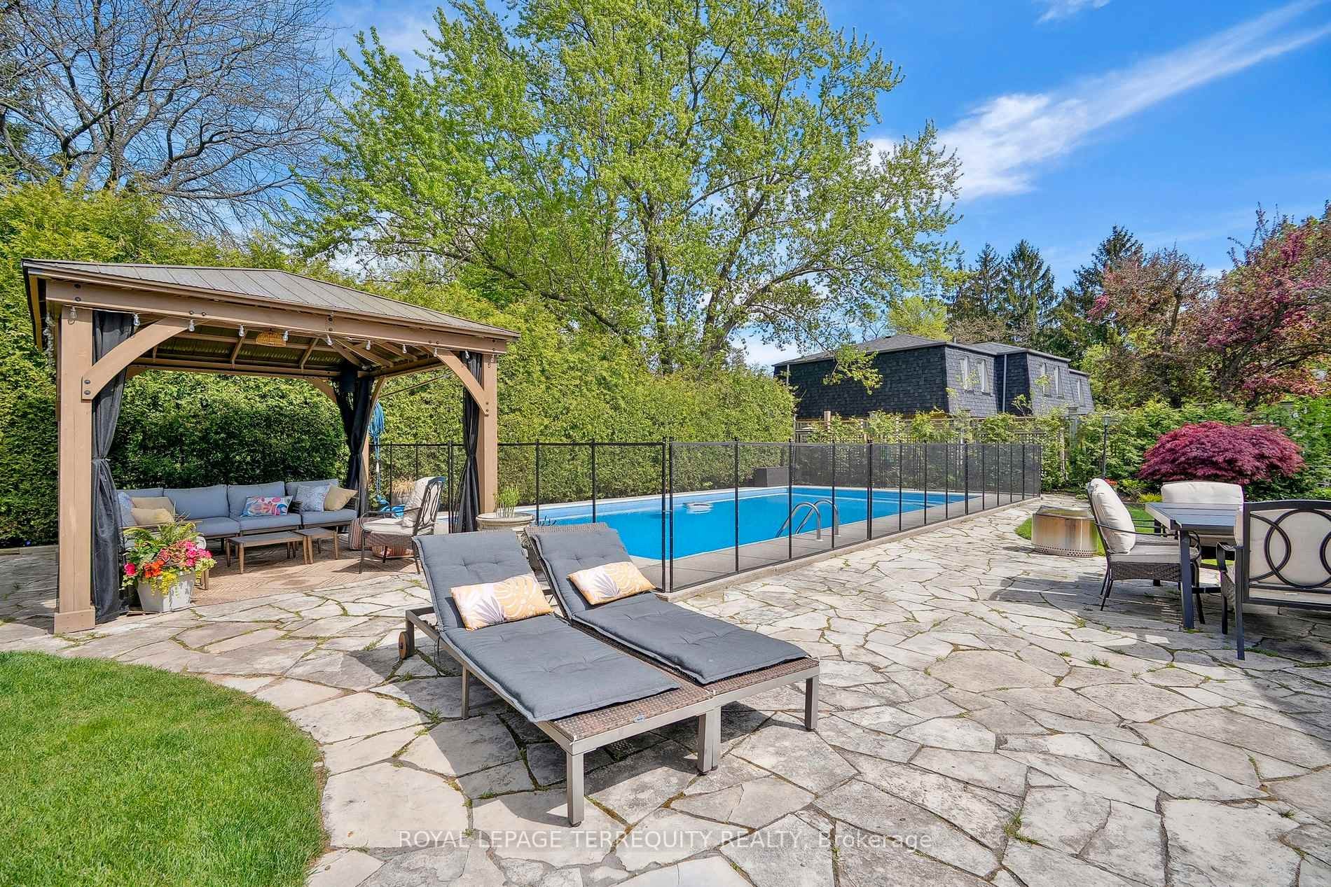 









219


Valleyview

Court,
Oakville,




ON
L6L 5H9

