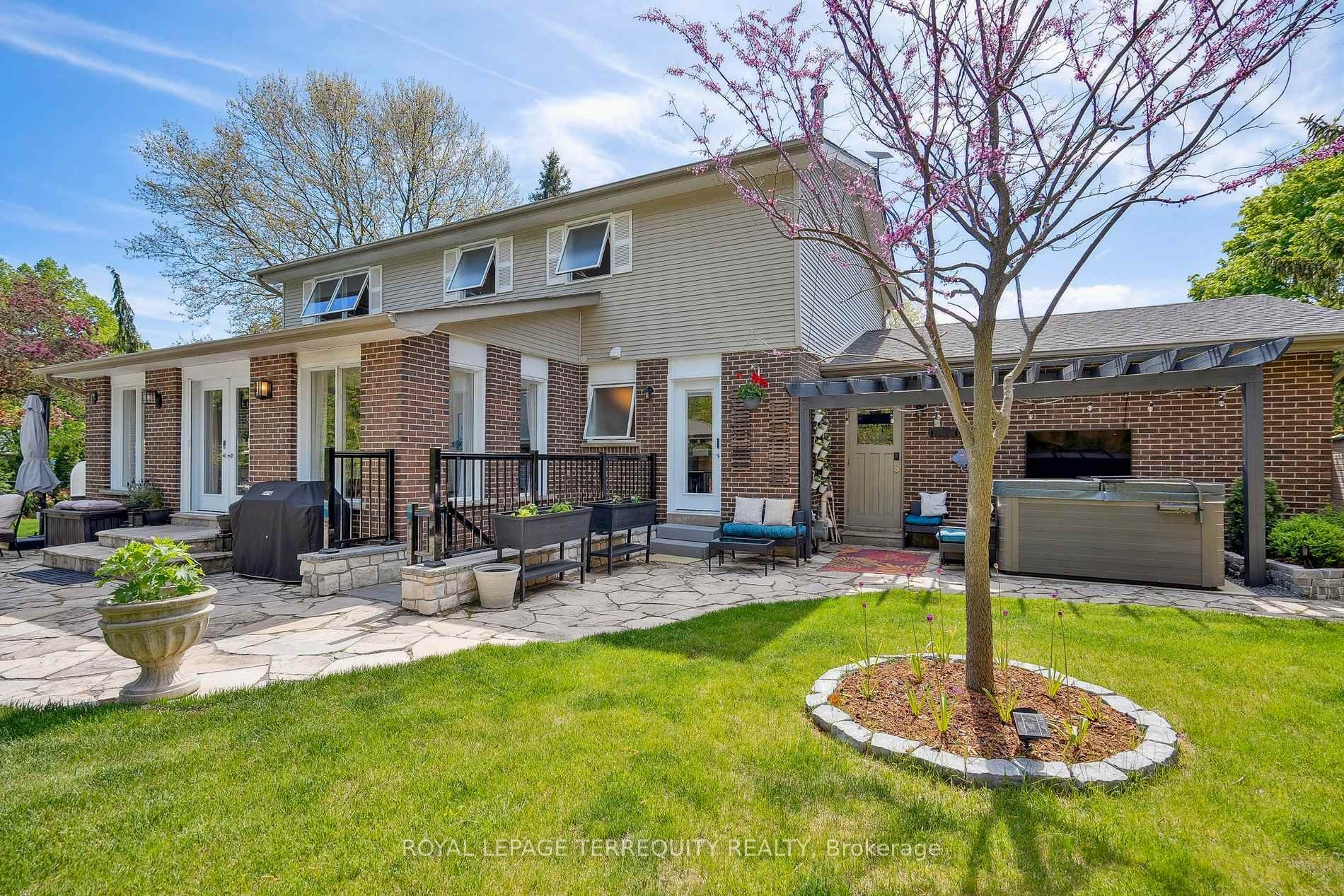 









219


Valleyview

Court,
Oakville,




ON
L6L 5H9

