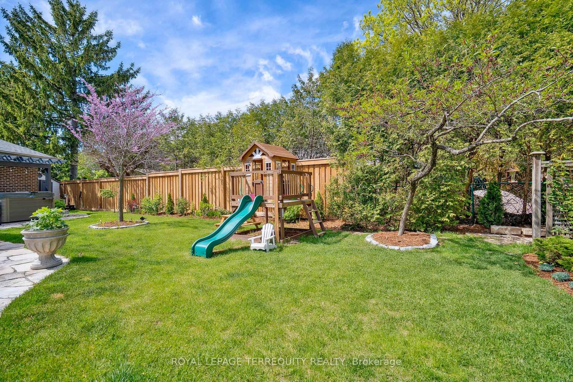 









219


Valleyview

Court,
Oakville,




ON
L6L 5H9

