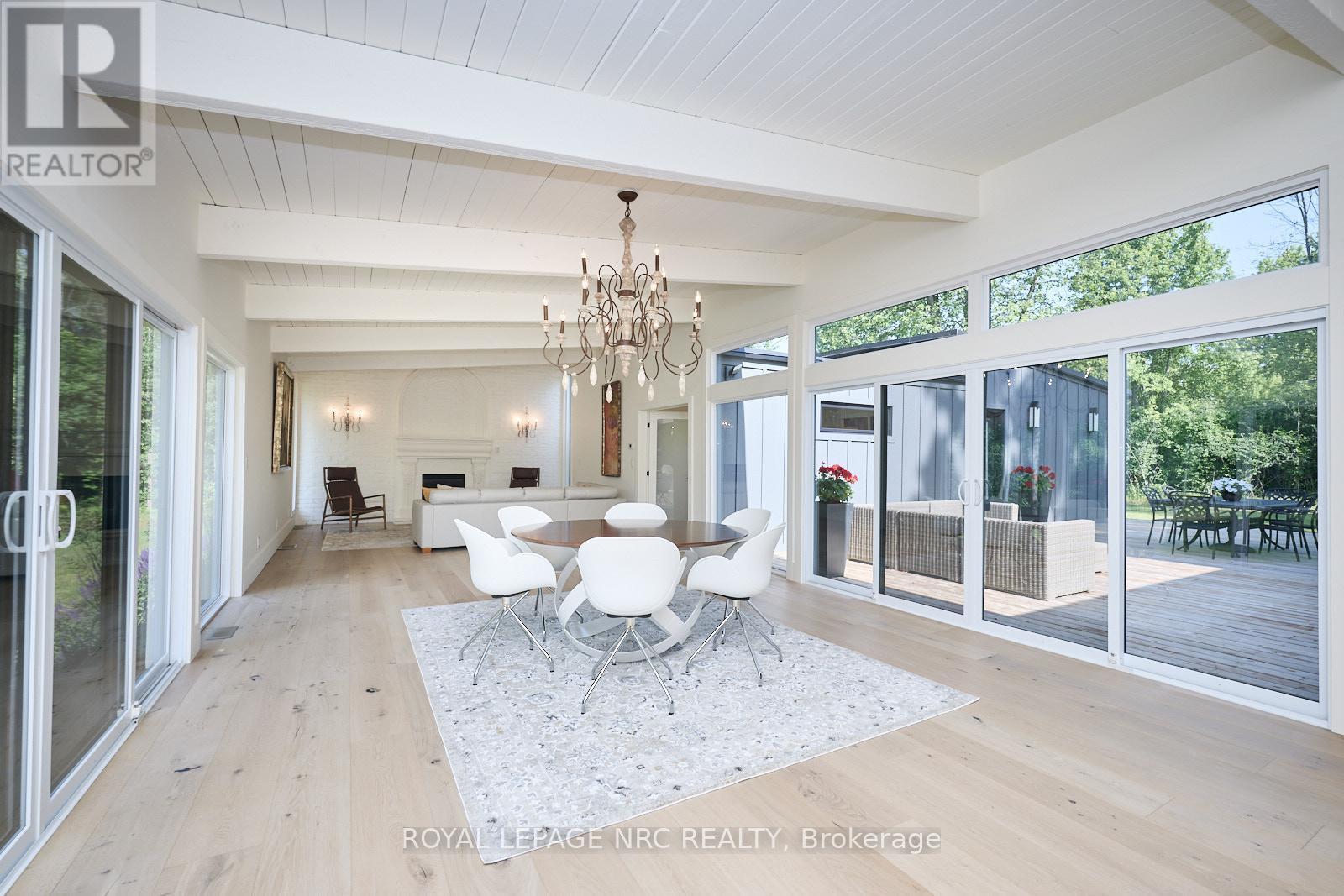 












1904 MACDONALD DRIVE

,
Fort Erie (Crescent Park),




Ontario
L2A5M4

