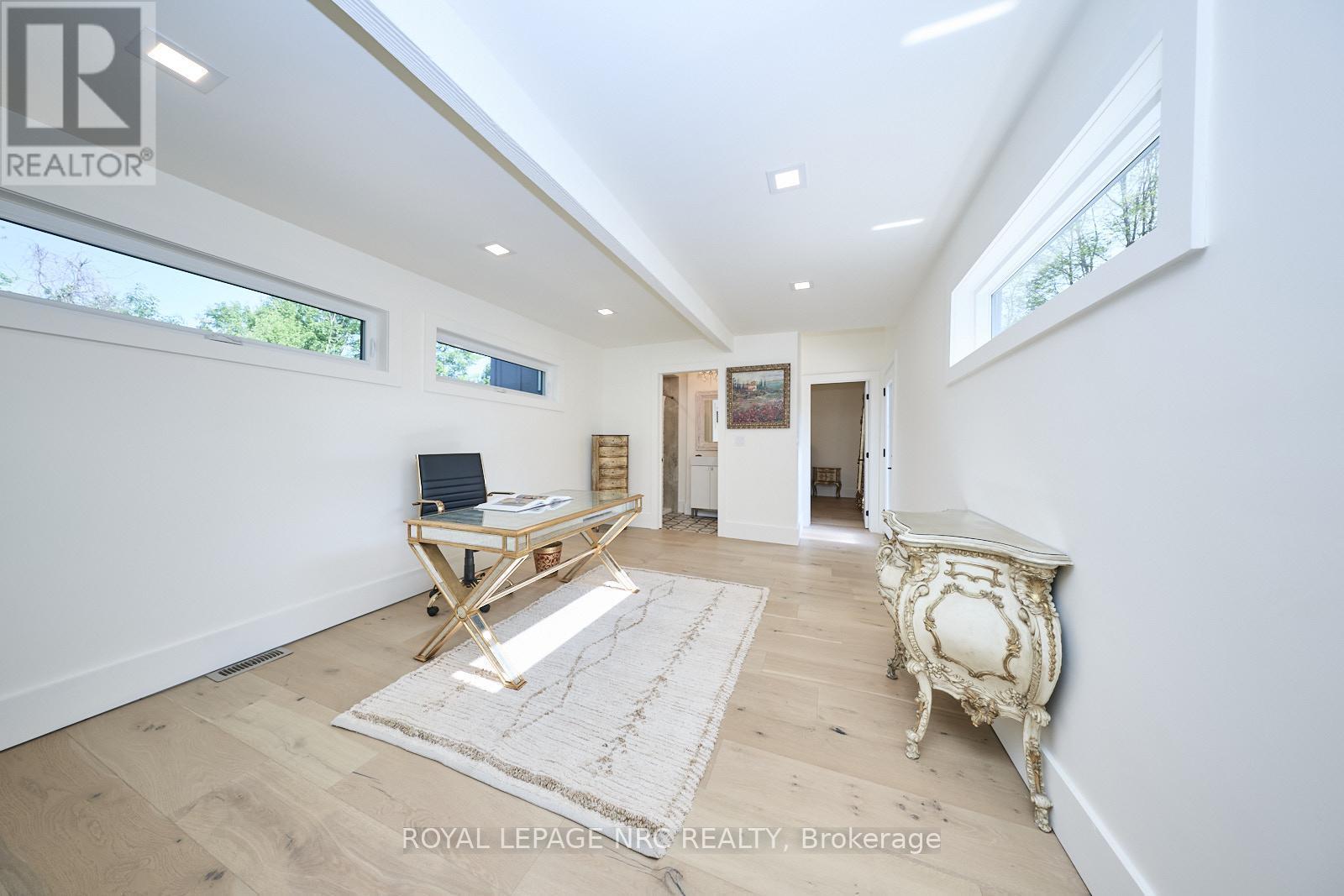 












1904 MACDONALD DRIVE

,
Fort Erie (Crescent Park),




Ontario
L2A5M4

