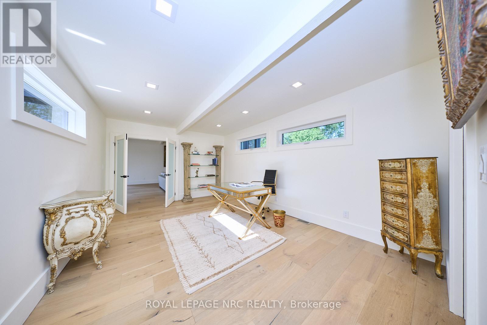 












1904 MACDONALD DRIVE

,
Fort Erie (Crescent Park),




Ontario
L2A5M4

