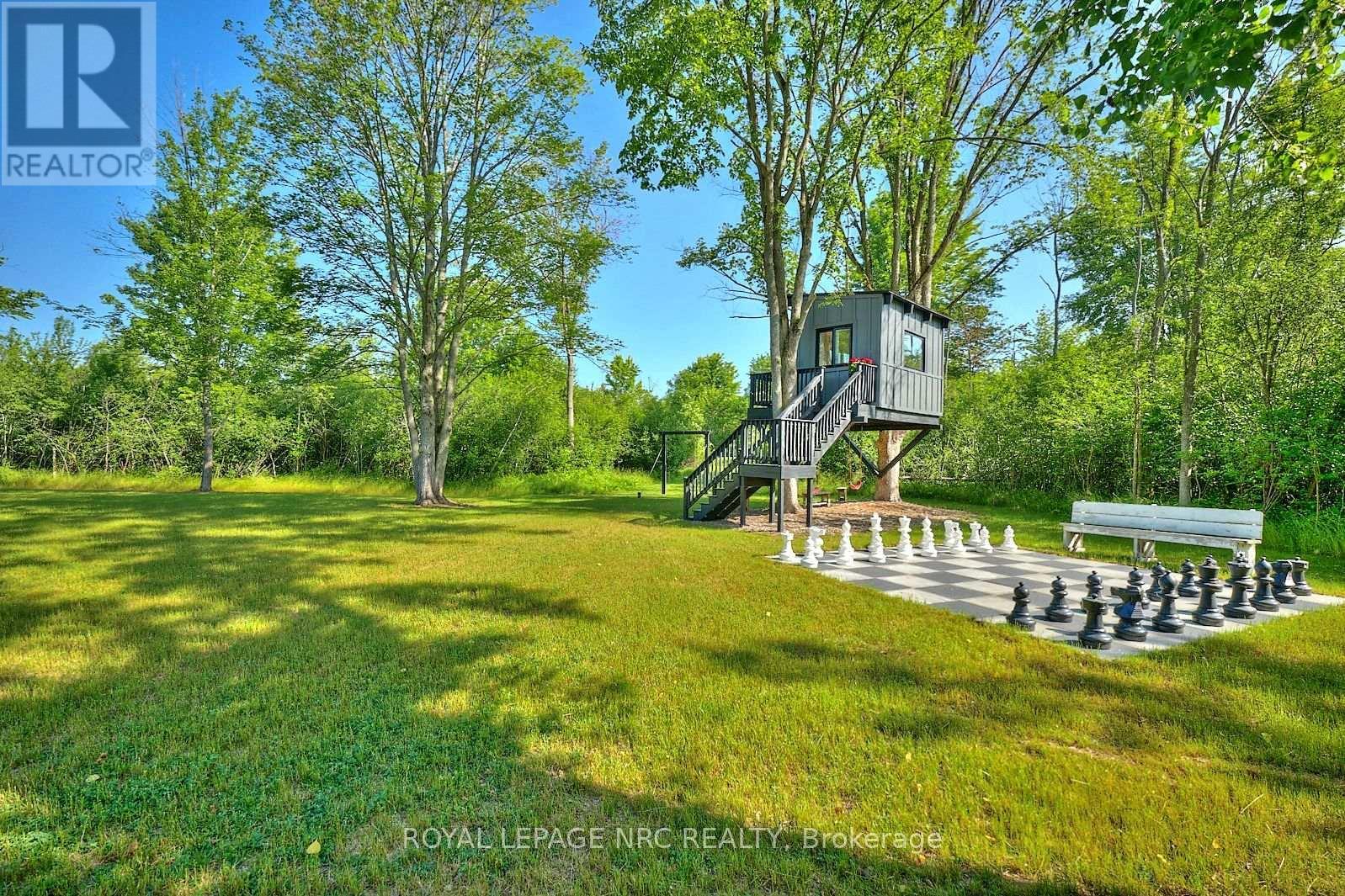 












1904 MACDONALD DRIVE

,
Fort Erie (Crescent Park),




Ontario
L2A5M4


