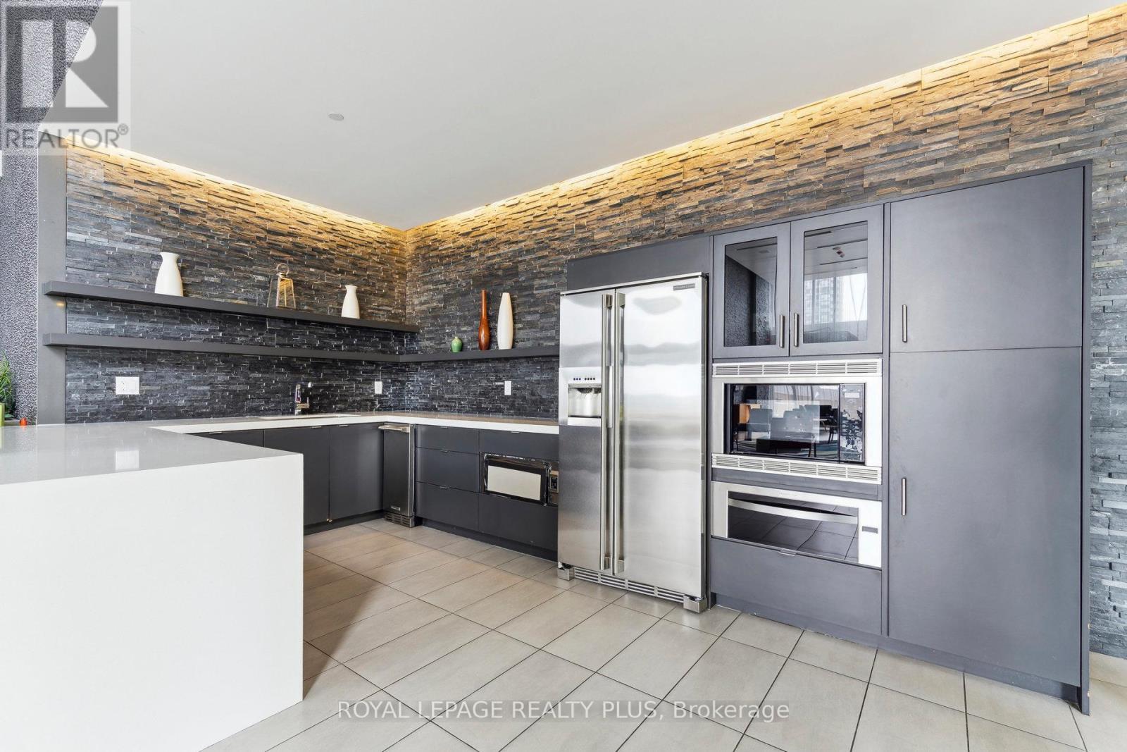 












603 - 365 PRINCE OF WALES DRIVE

,
Mississauga,




Ontario
L5B0G6

