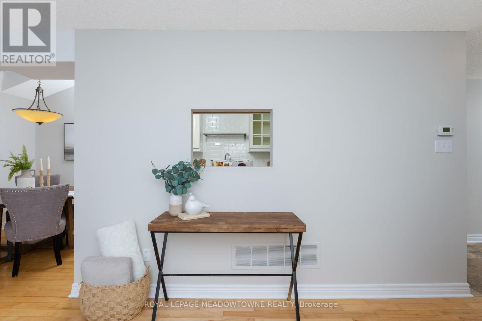 












51 LYNDEN CIRCLE

,
Halton Hills,




Ontario
L7G4Y7

