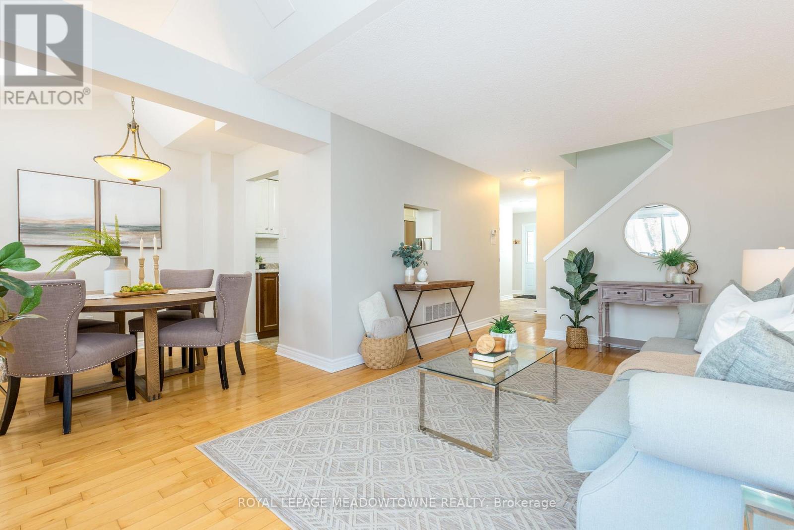 












51 LYNDEN CIRCLE

,
Halton Hills,




Ontario
L7G4Y7

