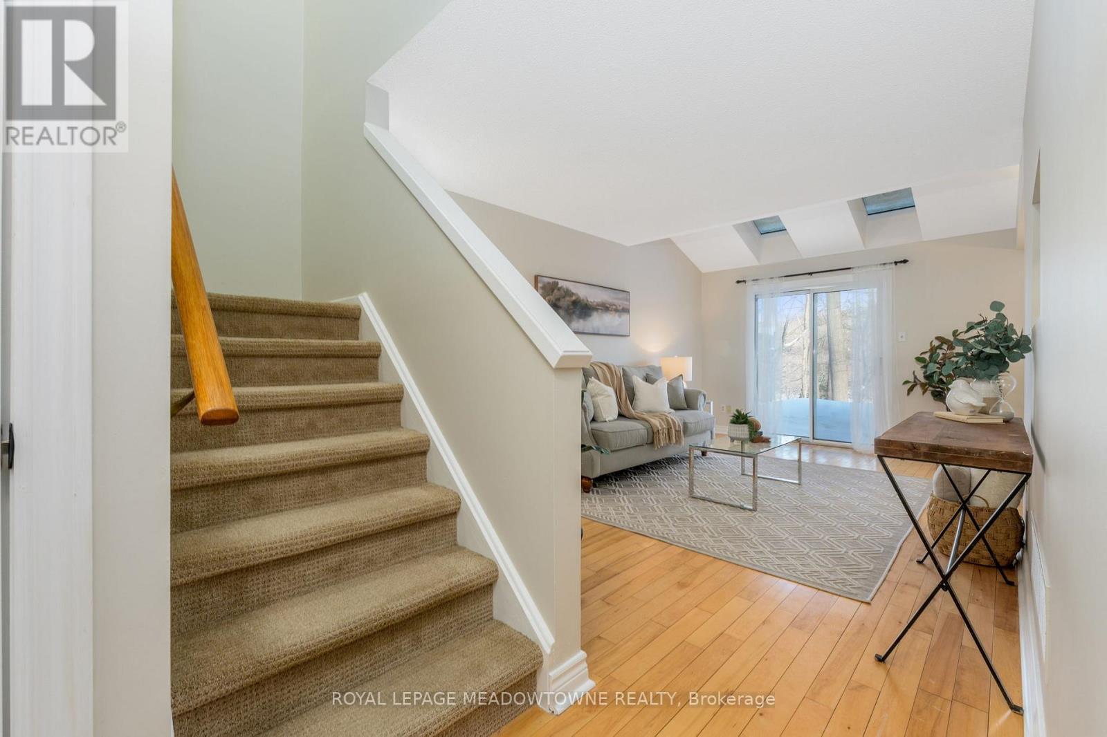 












51 LYNDEN CIRCLE

,
Halton Hills,




Ontario
L7G4Y7

