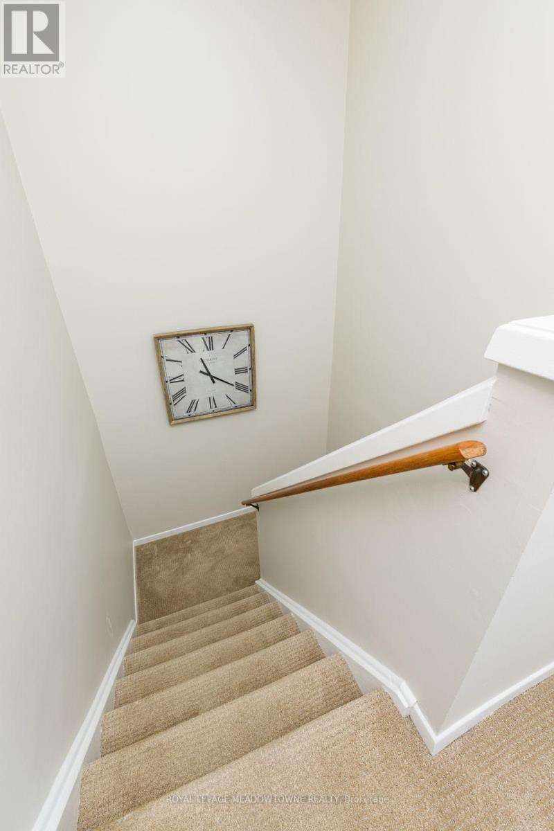 












51 LYNDEN CIRCLE

,
Halton Hills,




Ontario
L7G4Y7

