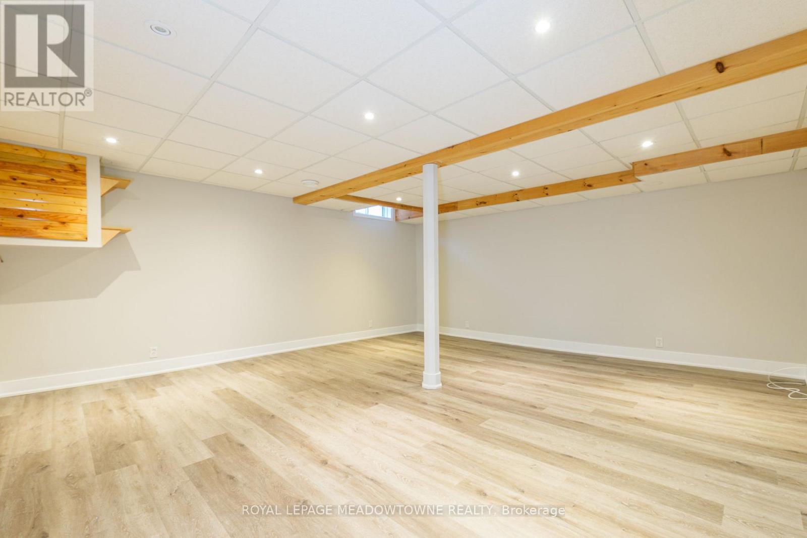 












51 LYNDEN CIRCLE

,
Halton Hills,




Ontario
L7G4Y7

