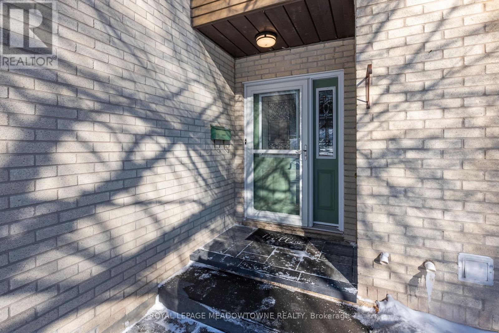 












51 LYNDEN CIRCLE

,
Halton Hills,




Ontario
L7G4Y7

