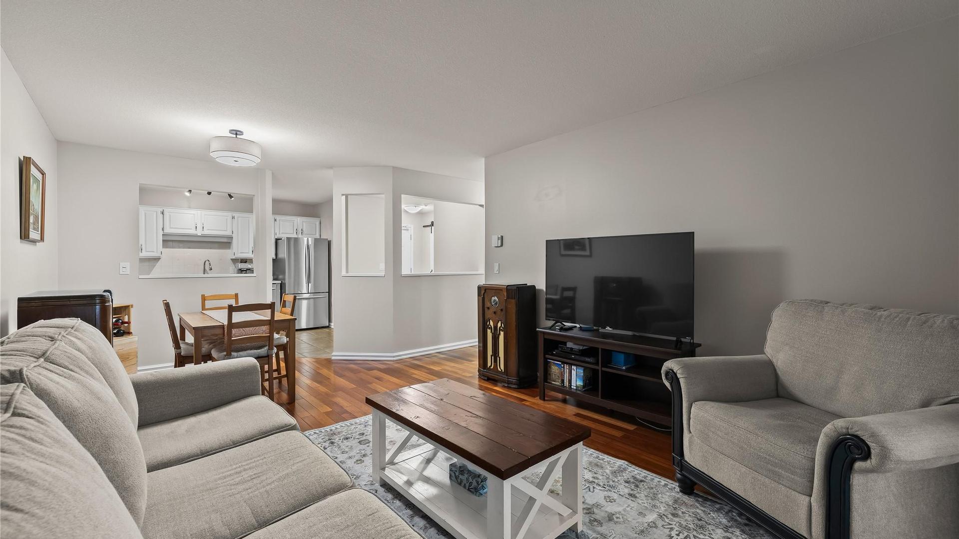 









200


Hollywood

Road, 205,
Kelowna,




BC
V1X 6Y9

