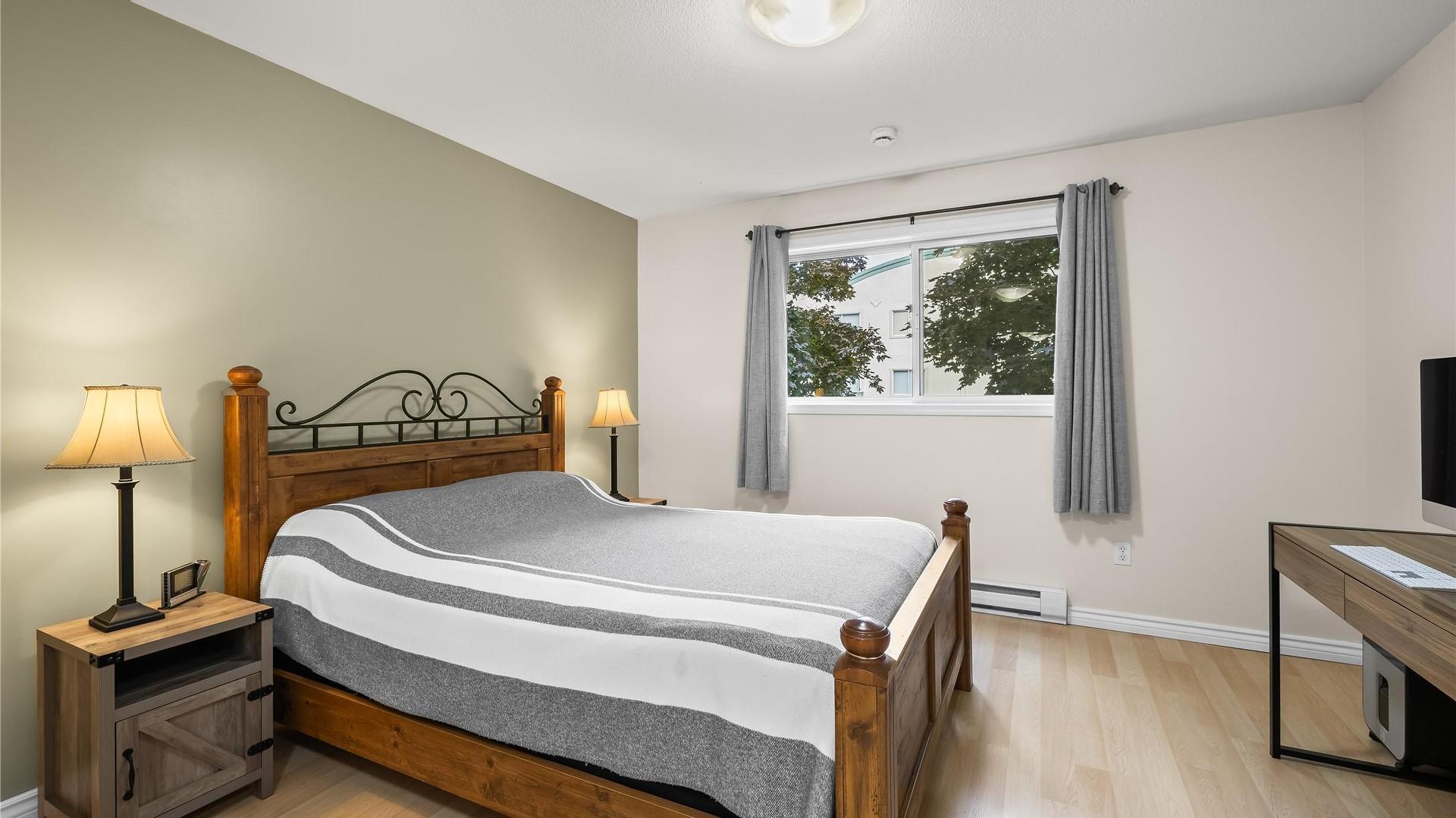 









200


Hollywood

Road, 205,
Kelowna,




BC
V1X 6Y9

