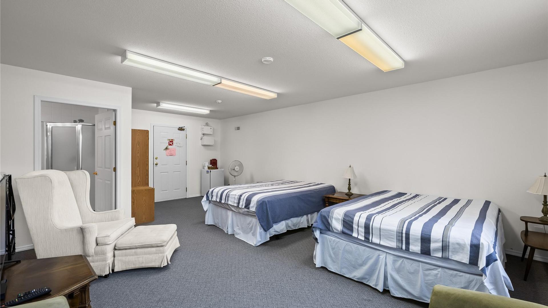 









200


Hollywood

Road, 205,
Kelowna,




BC
V1X 6Y9

