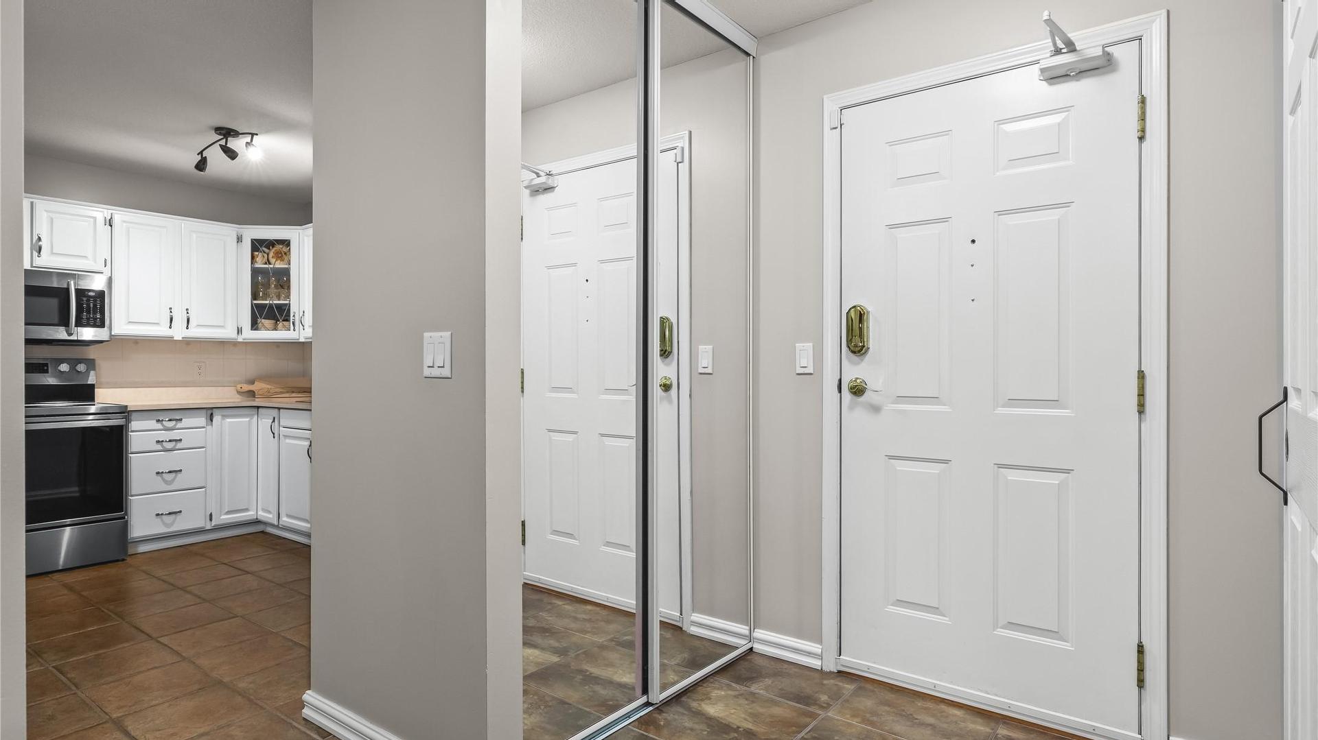 









200


Hollywood

Road, 205,
Kelowna,




BC
V1X 6Y9

