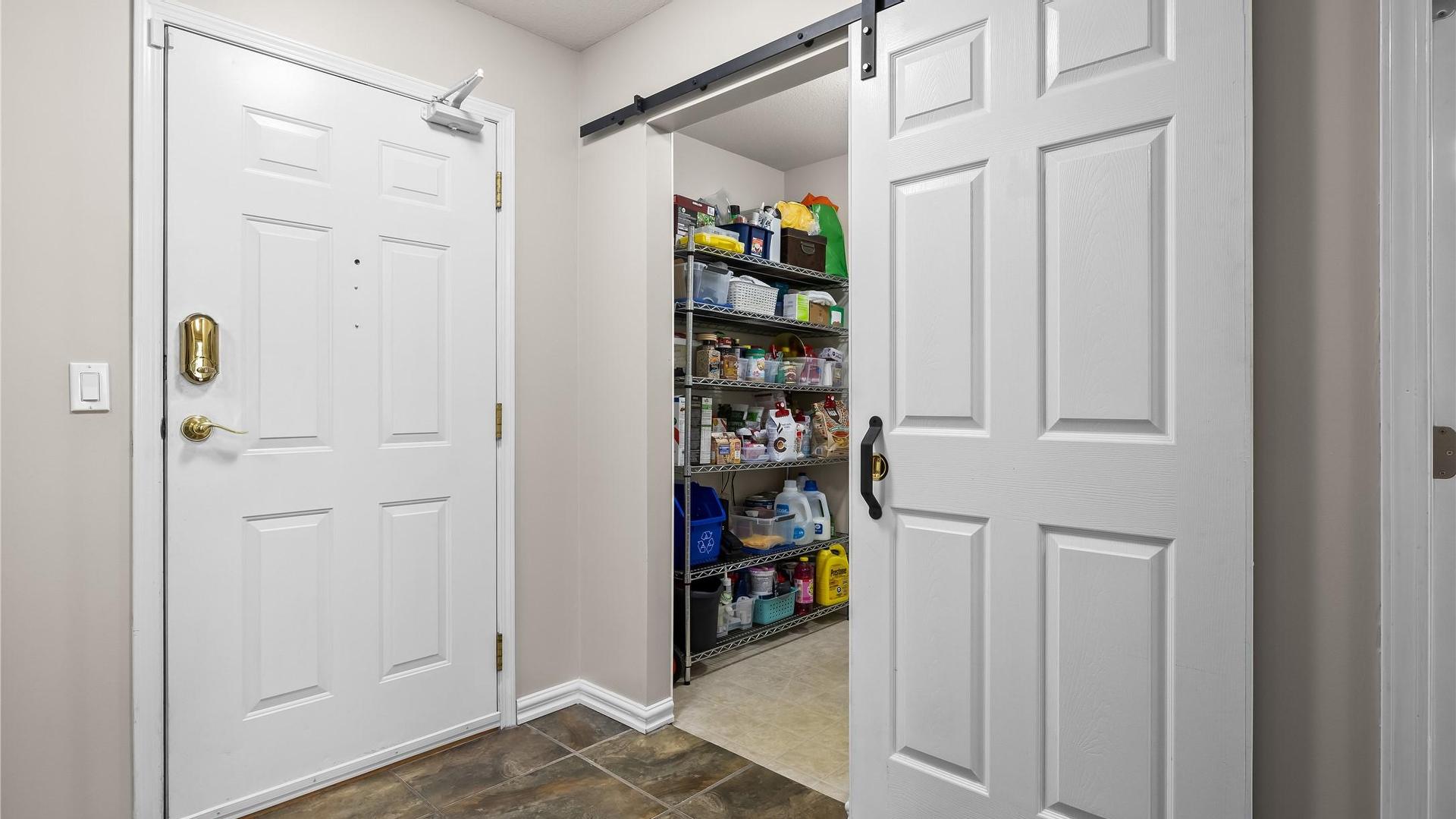 









200


Hollywood

Road, 205,
Kelowna,




BC
V1X 6Y9

