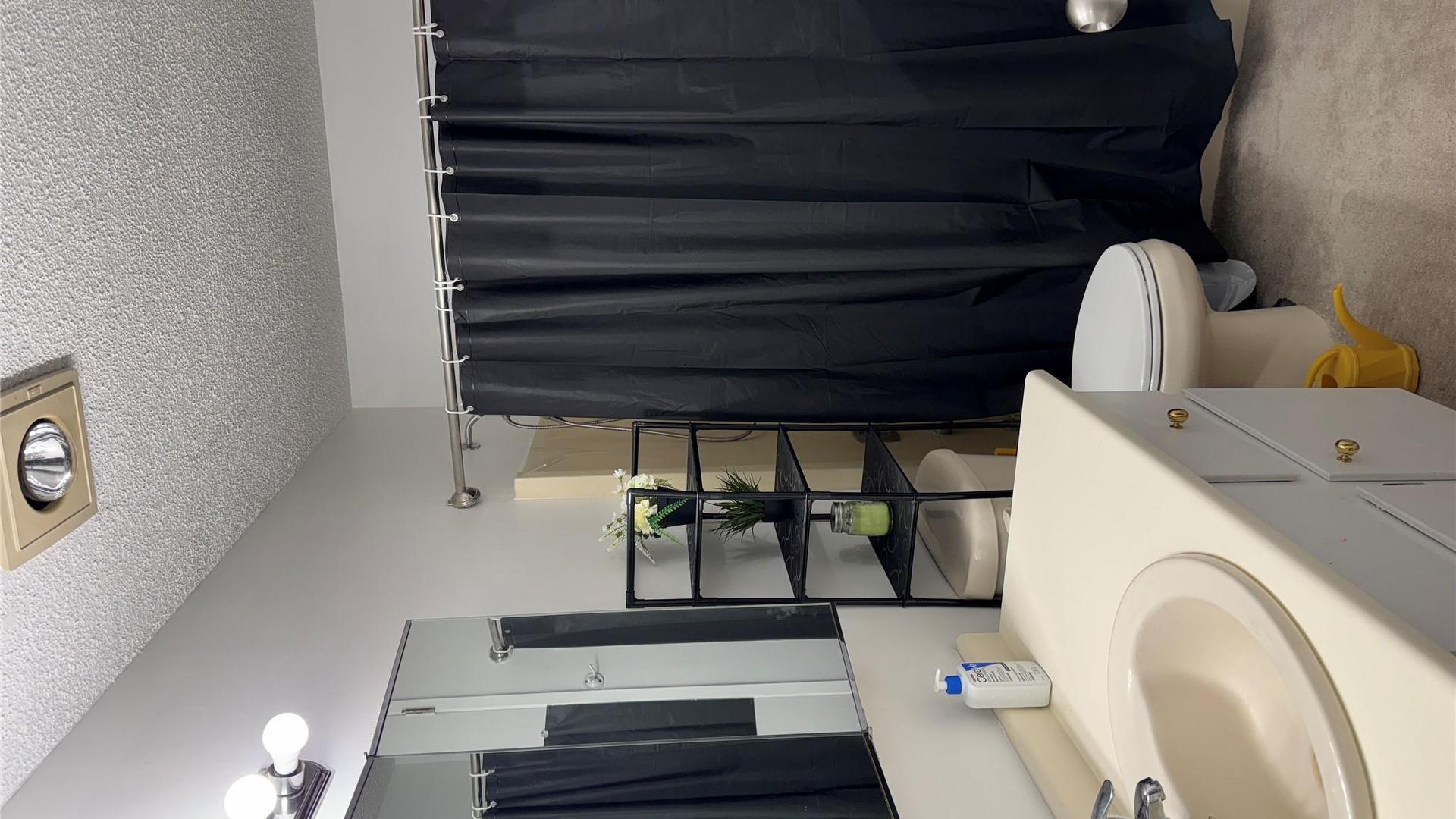 









290


Highway 33

, 113,
Kelowna,




BC
V1X 2A3

