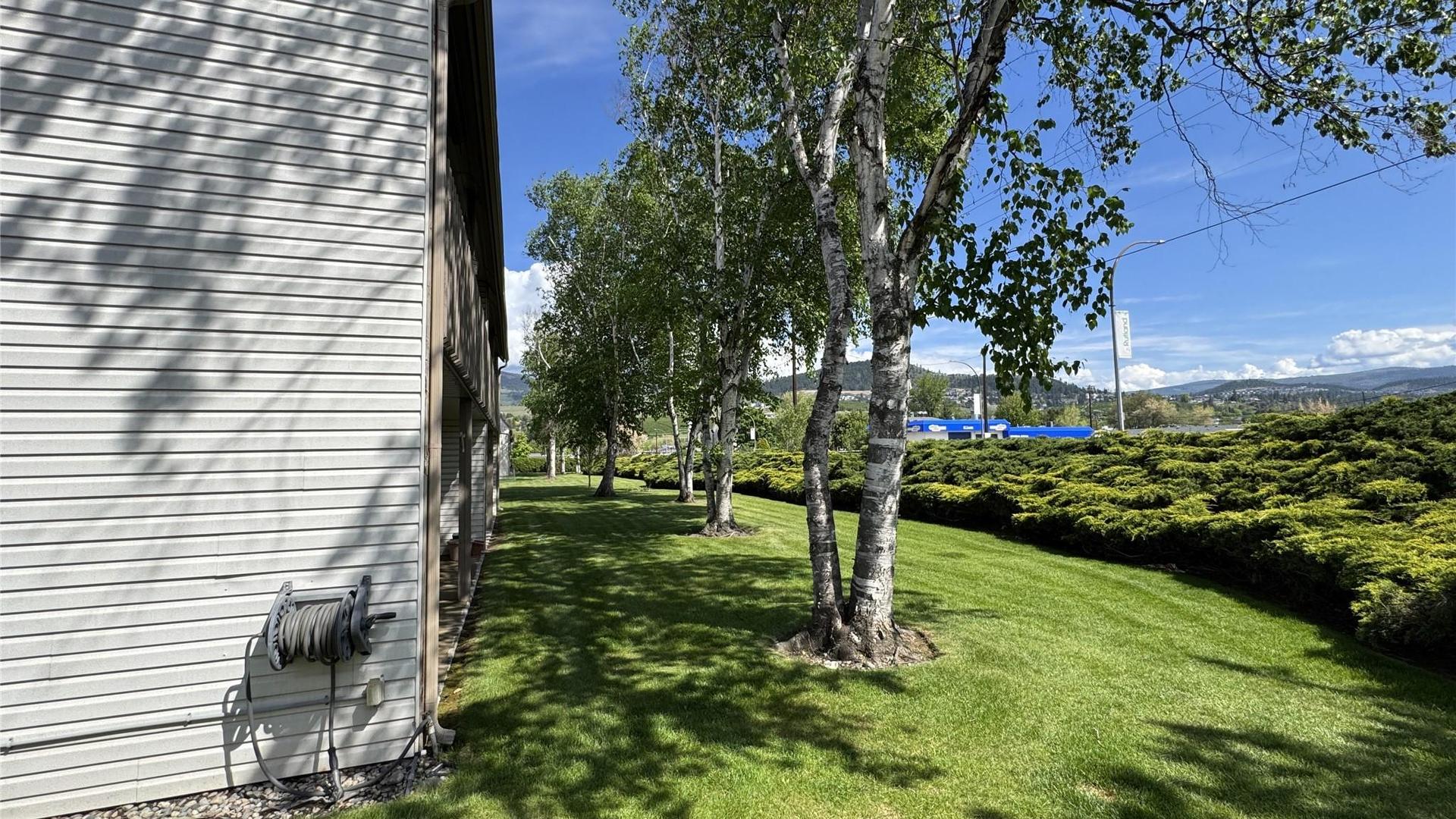 









290


Highway 33

, 113,
Kelowna,




BC
V1X 2A3

