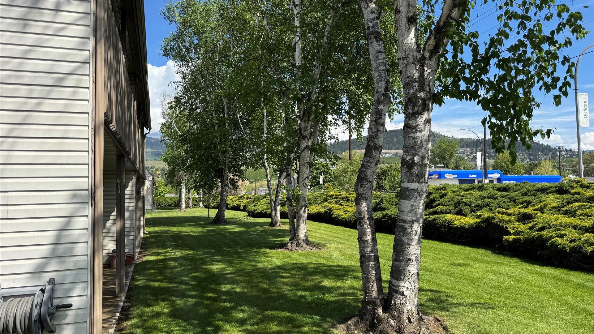 









290


Highway 33

, 113,
Kelowna,




BC
V1X 2A3

