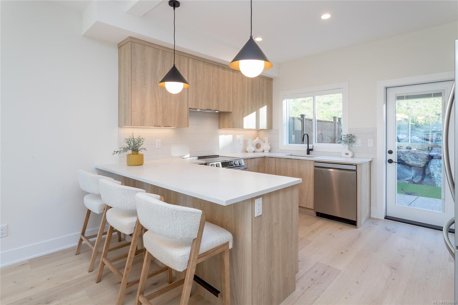 









1425


Dolomite

Ridge,
Langford,




BC
V9B 7G1

