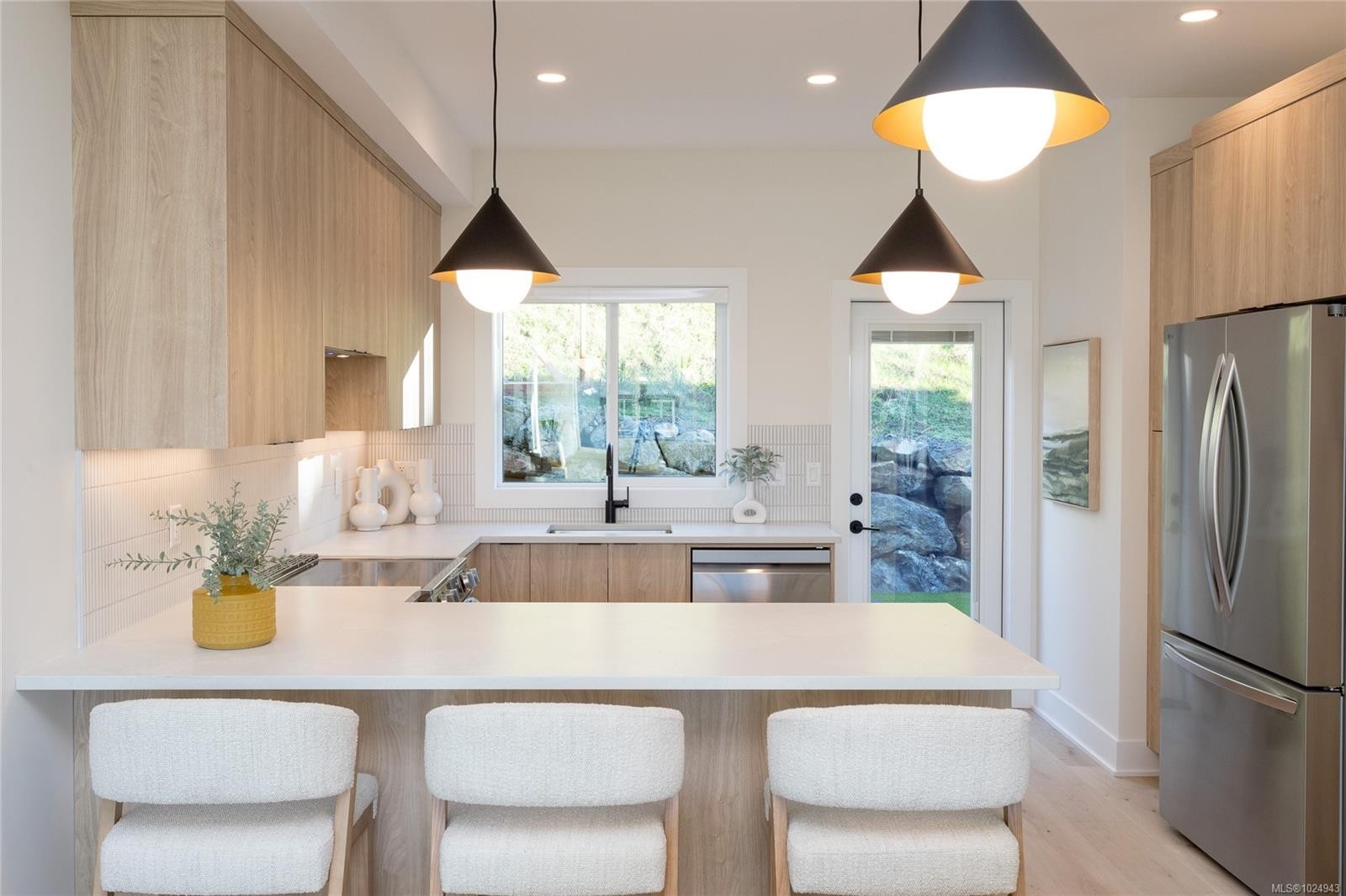 









1425


Dolomite

Ridge,
Langford,




BC
V9B 7G1

