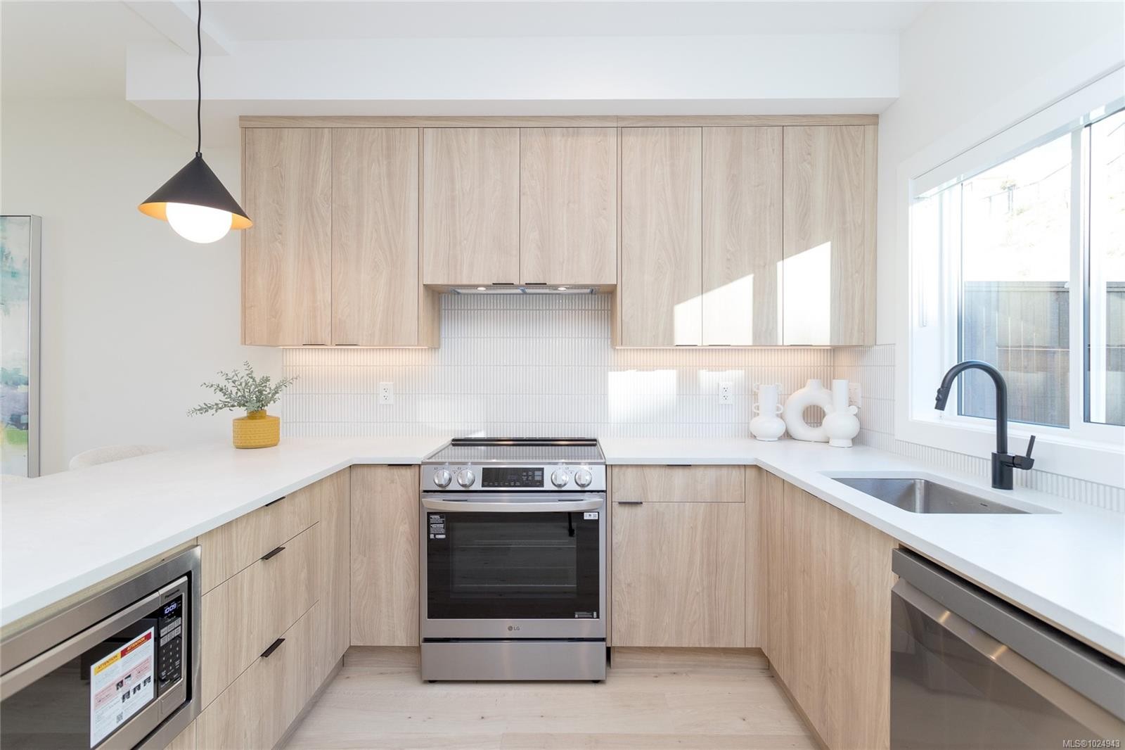 









1425


Dolomite

Ridge,
Langford,




BC
V9B 7G1

