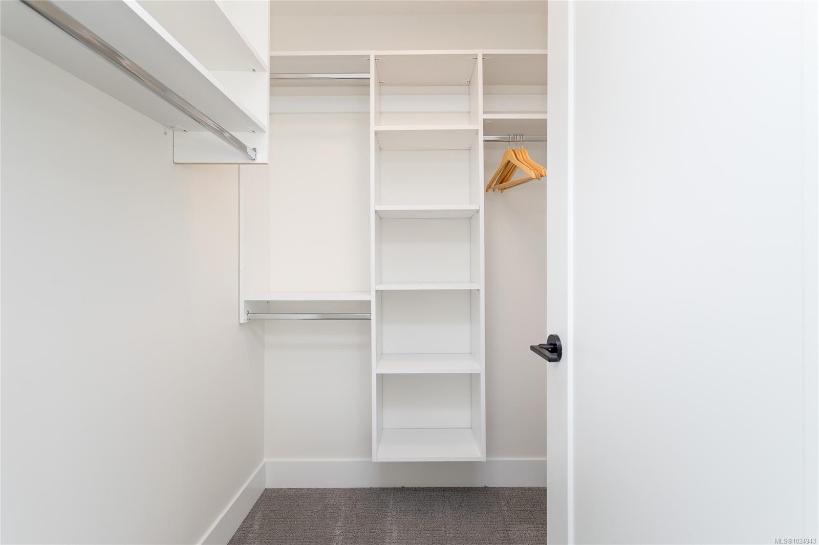 









1425


Dolomite

Ridge,
Langford,




BC
V9B 7G1

