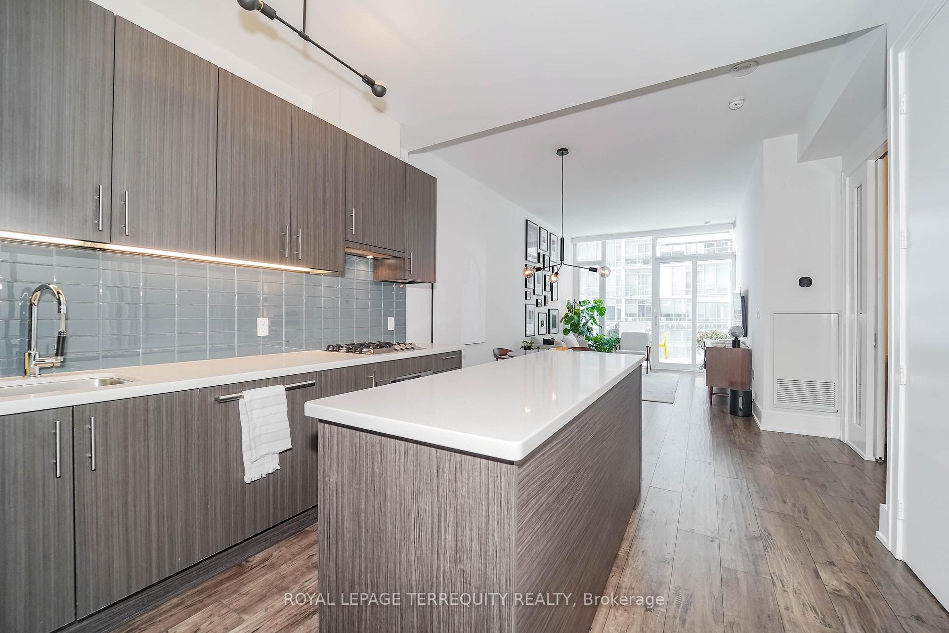 









29


Queens Quay

N/A East, 410,
Toronto,




ON
M5E 0A4

