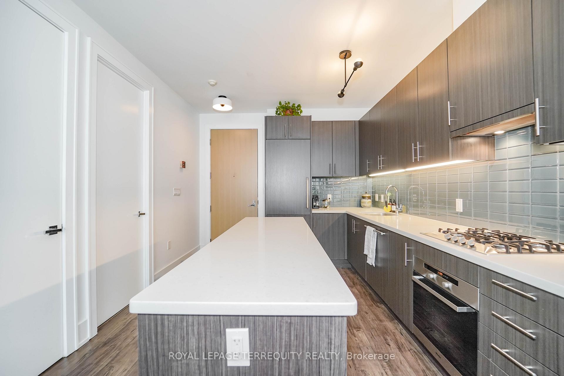 









29


Queens Quay

N/A East, 410,
Toronto,




ON
M5E 0A4


