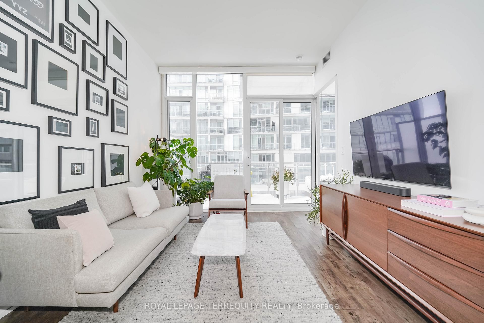 









29


Queens Quay

N/A East, 410,
Toronto,




ON
M5E 0A4

