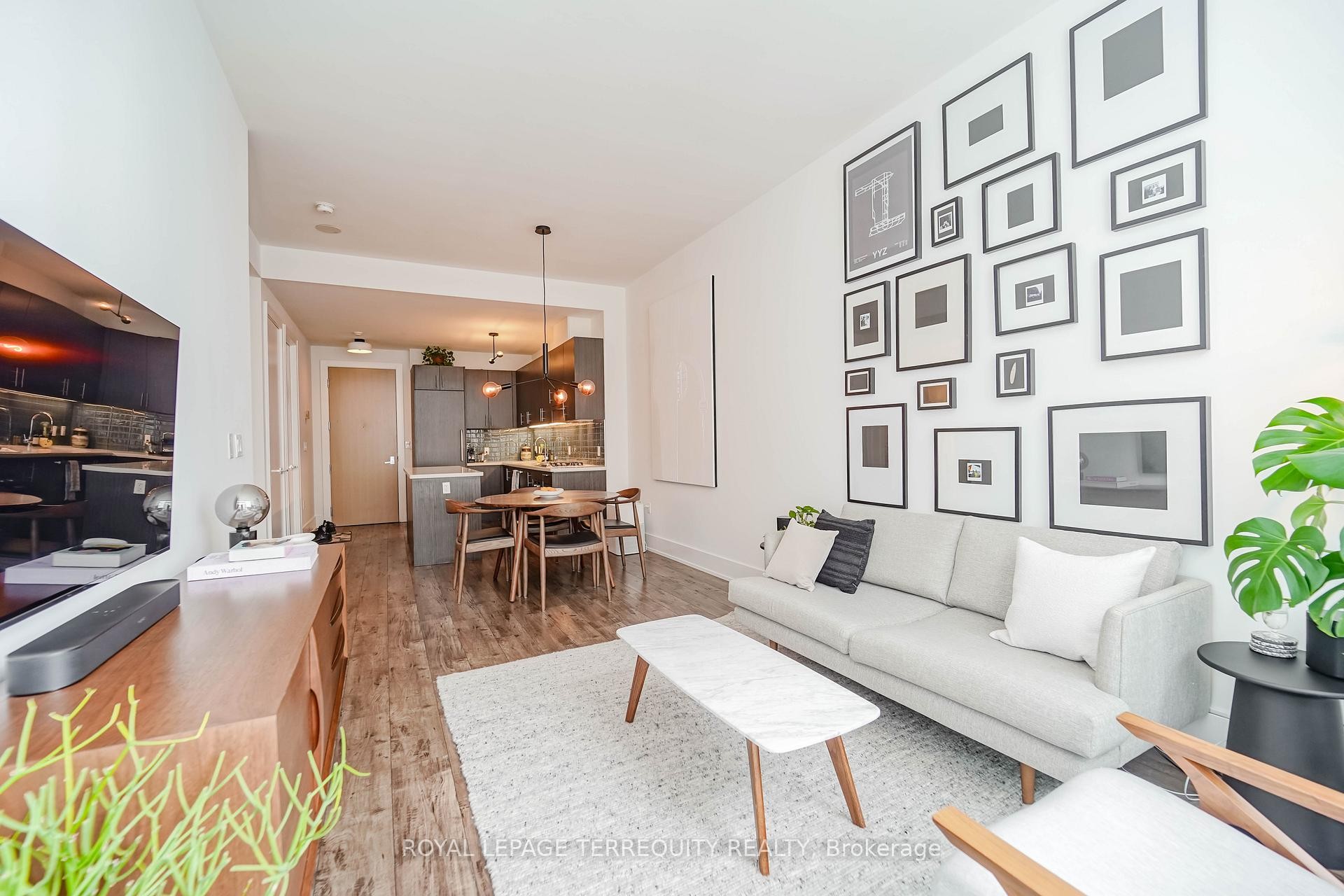 









29


Queens Quay

N/A East, 410,
Toronto,




ON
M5E 0A4

