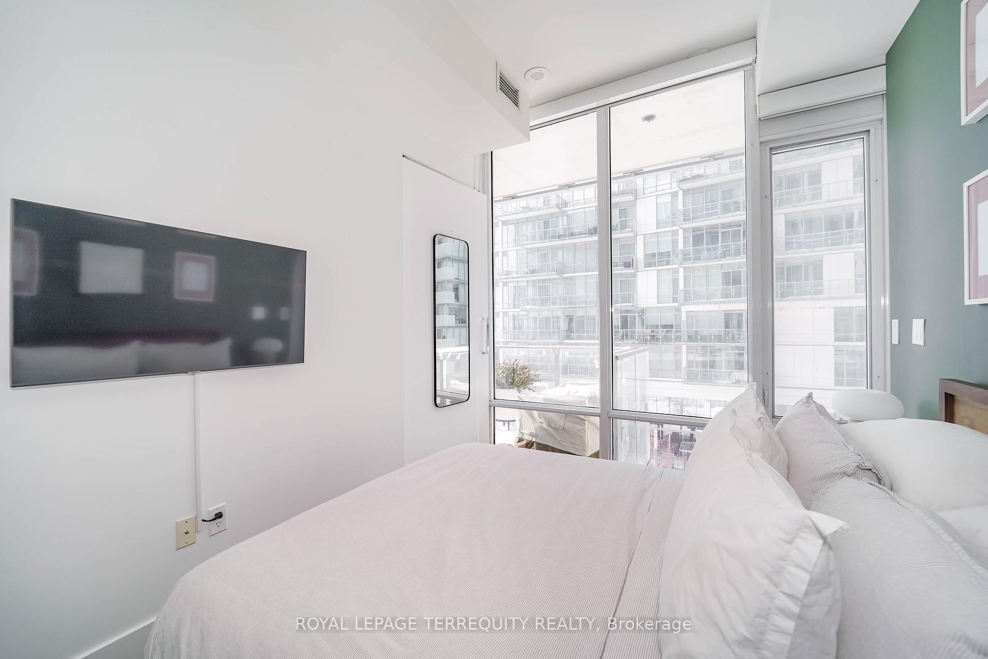 









29


Queens Quay

N/A East, 410,
Toronto,




ON
M5E 0A4

