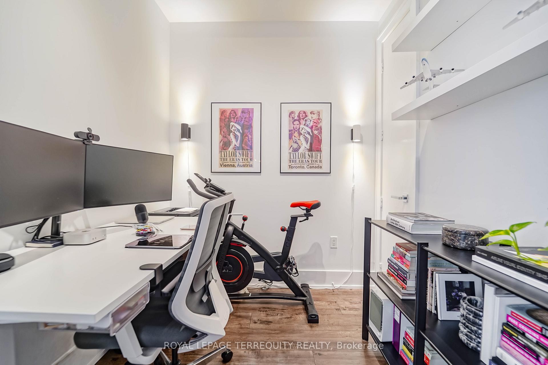 









29


Queens Quay

N/A East, 410,
Toronto,




ON
M5E 0A4

