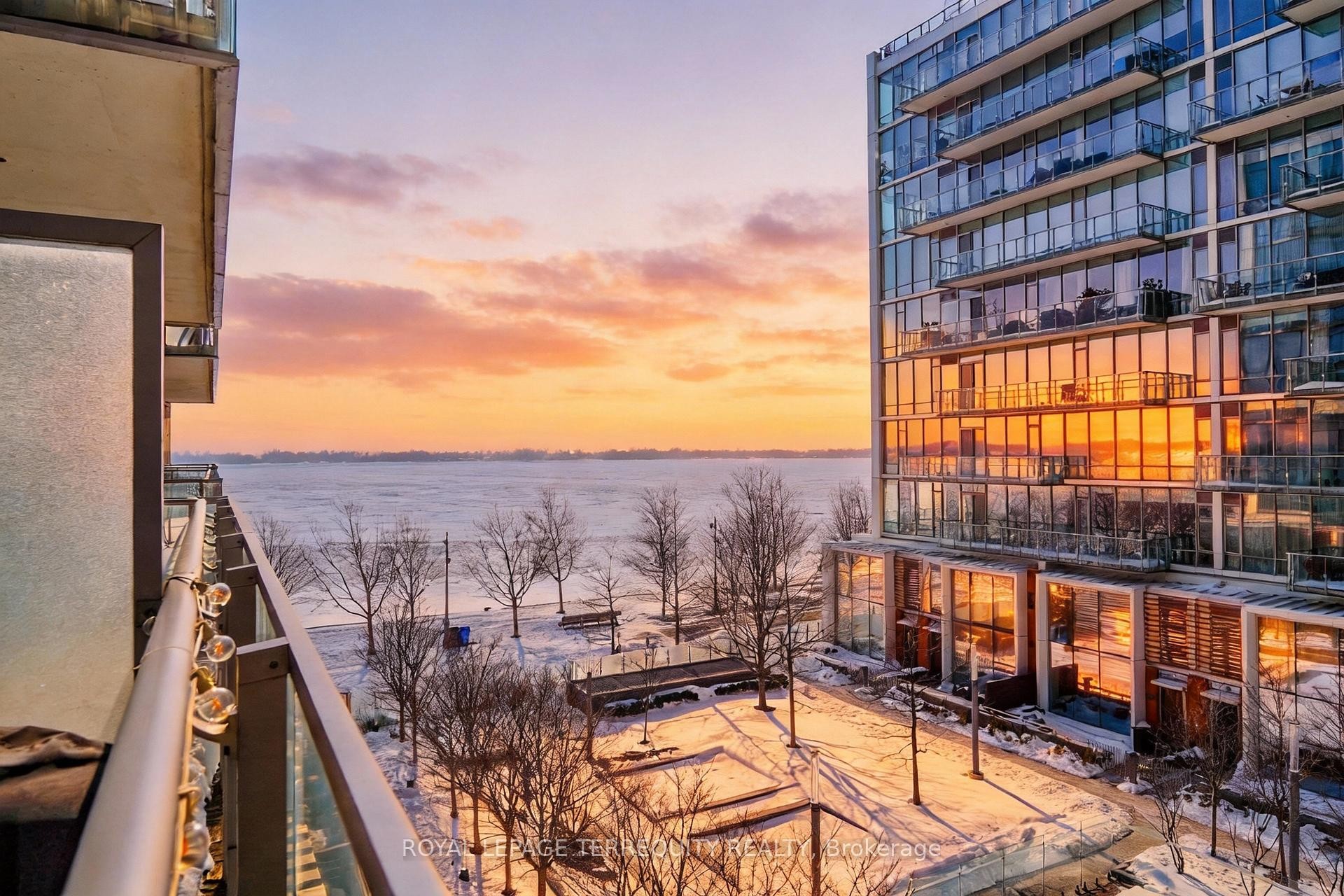 









29


Queens Quay

N/A East, 410,
Toronto,




ON
M5E 0A4

