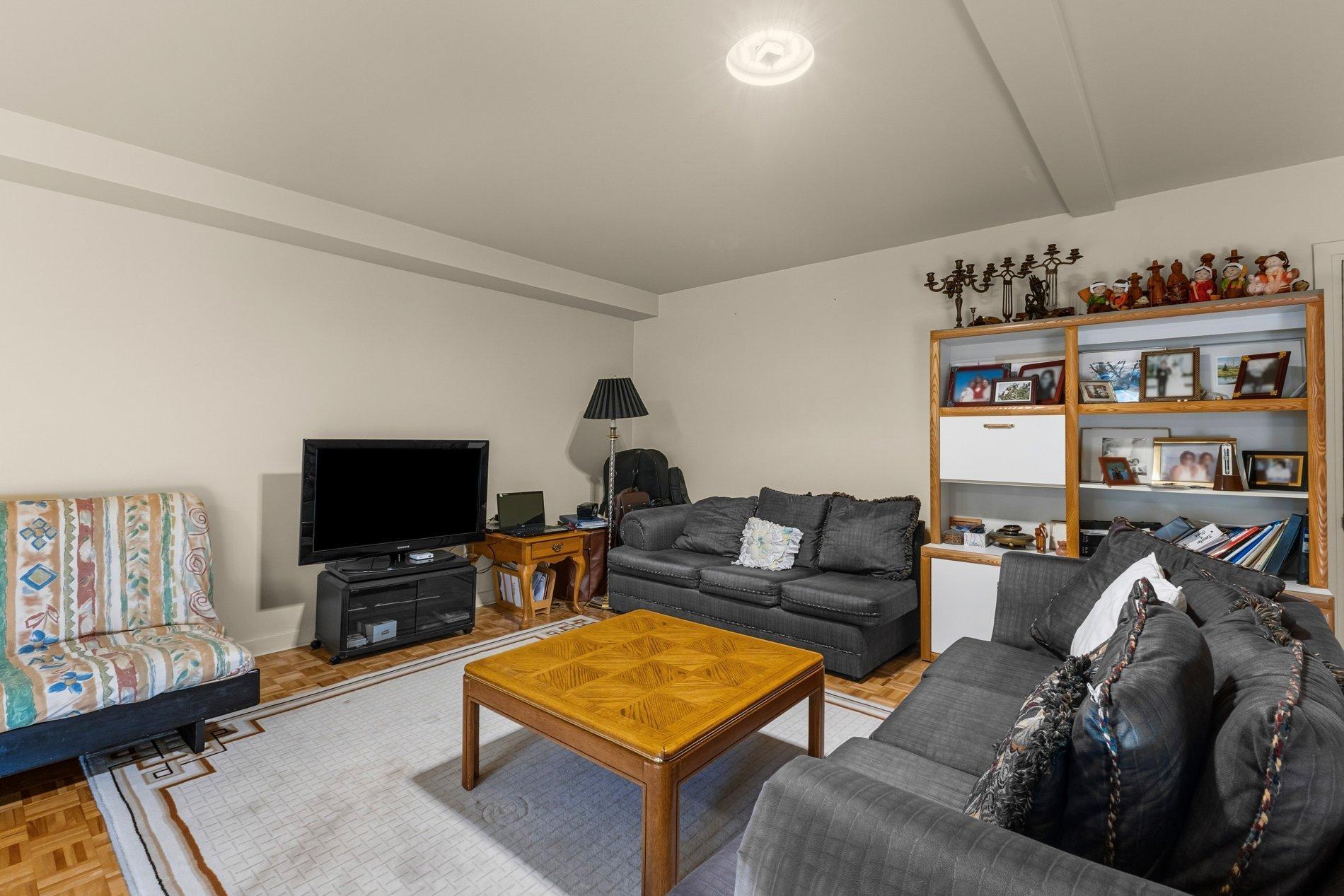 









4900


Boul. Cavendish

,
Montréal (Côte-des-Neiges/Notre-Dame-de-Grâce),




QC
H4V2R3

