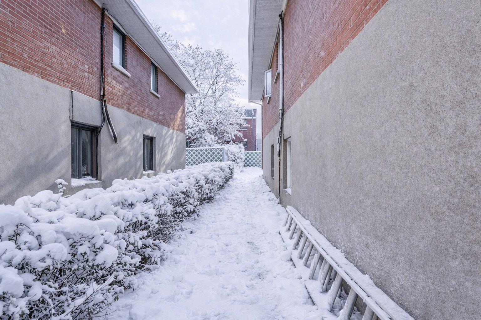 









4900


Boul. Cavendish

,
Montréal (Côte-des-Neiges/Notre-Dame-de-Grâce),




QC
H4V2R3

