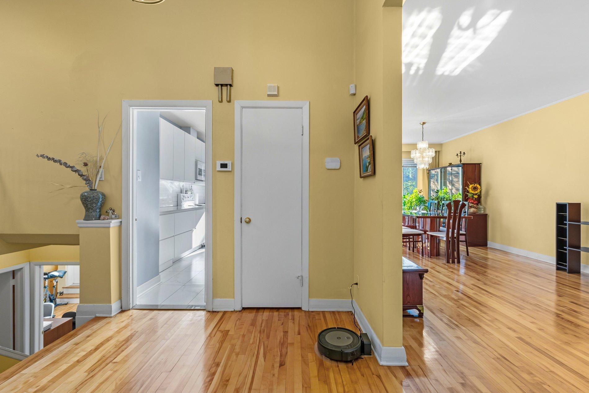 









4900


Boul. Cavendish

,
Montréal (Côte-des-Neiges/Notre-Dame-de-Grâce),




QC
H4V2R3

