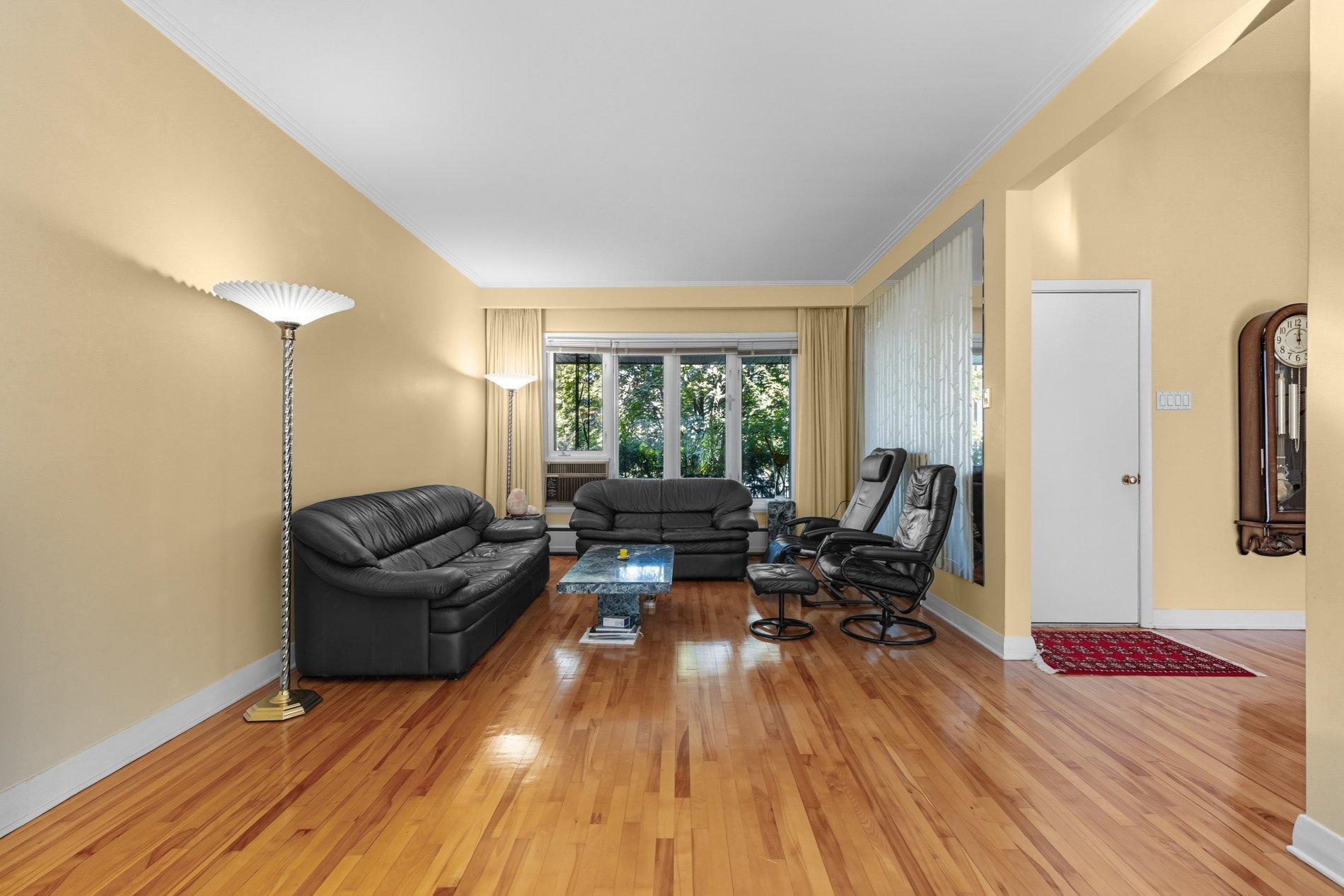 









4900


Boul. Cavendish

,
Montréal (Côte-des-Neiges/Notre-Dame-de-Grâce),




QC
H4V2R3

