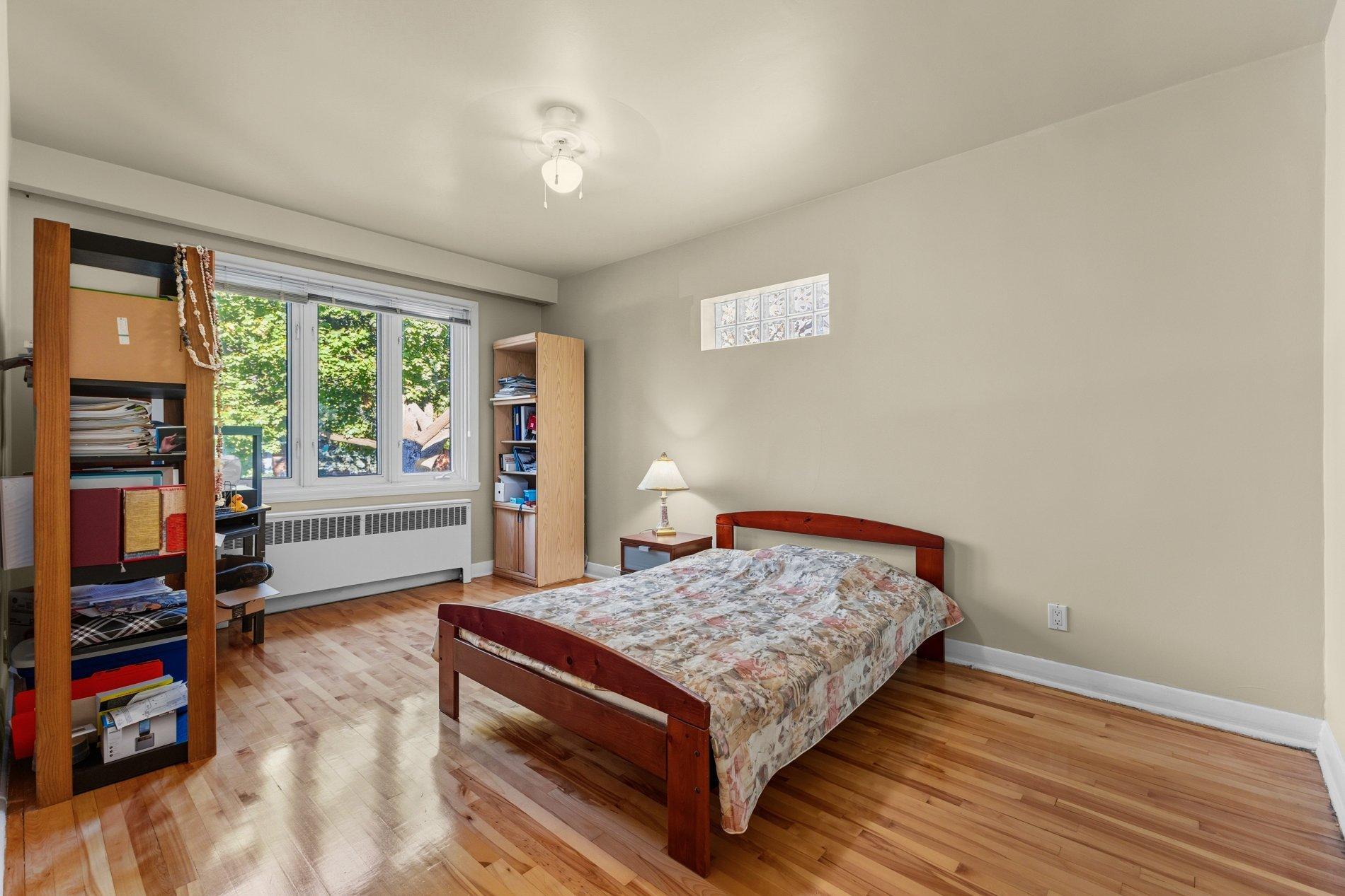 









4900


Boul. Cavendish

,
Montréal (Côte-des-Neiges/Notre-Dame-de-Grâce),




QC
H4V2R3

