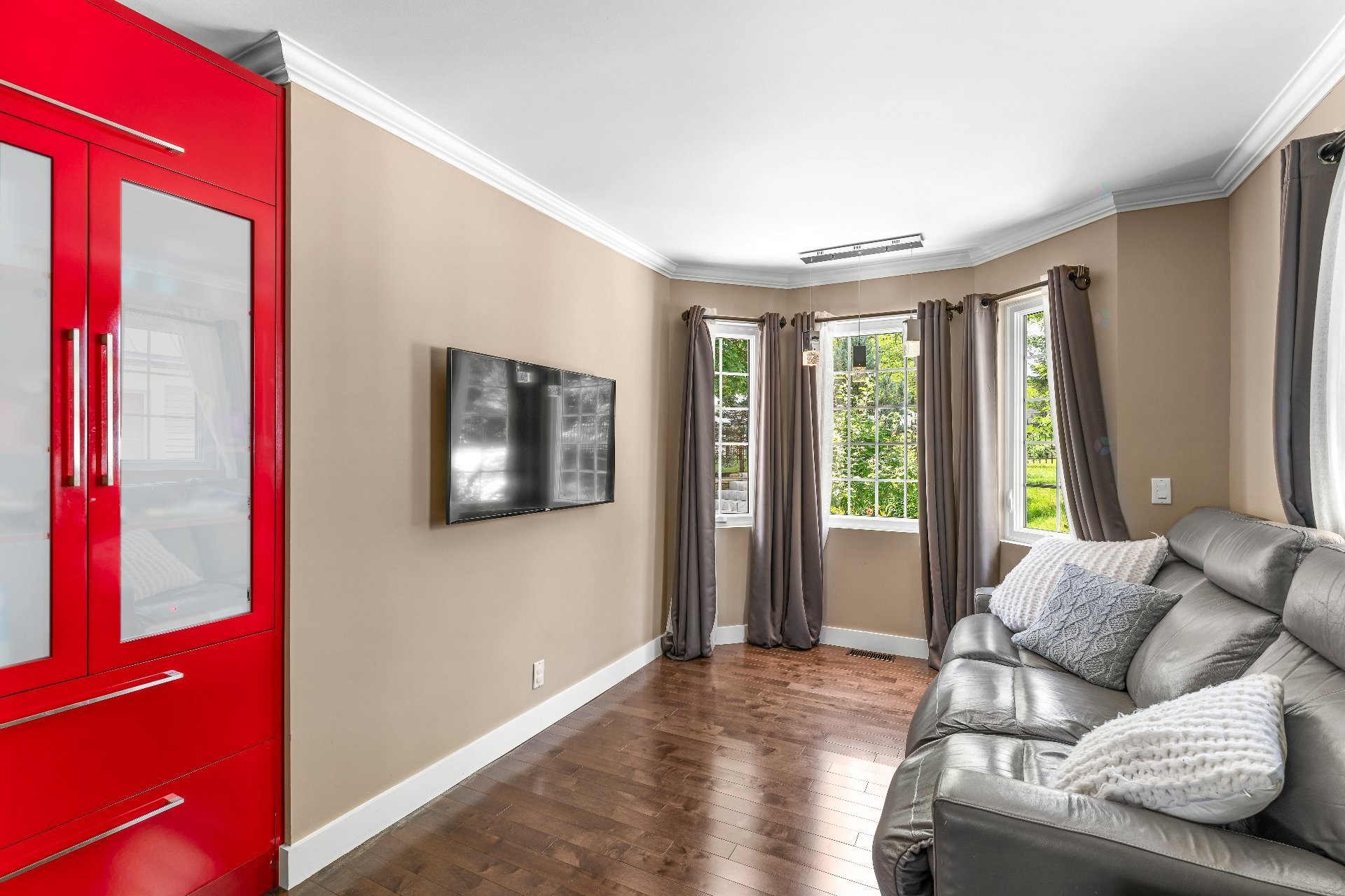 









916


Ch. Viens

,
Magog,




QC
J1X7T1

