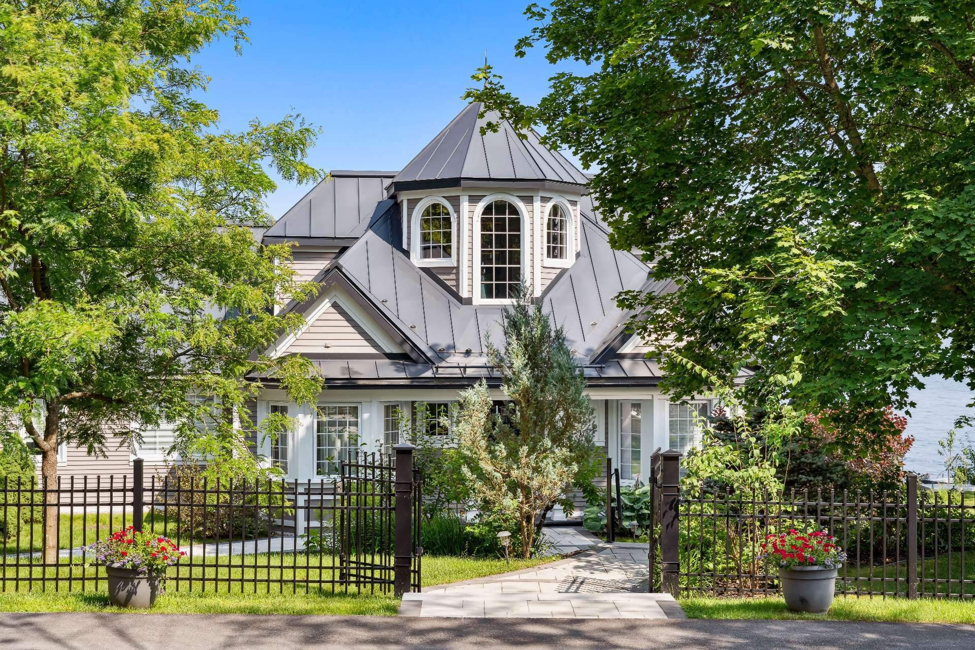 









916


Ch. Viens

,
Magog,




QC
J1X7T1

