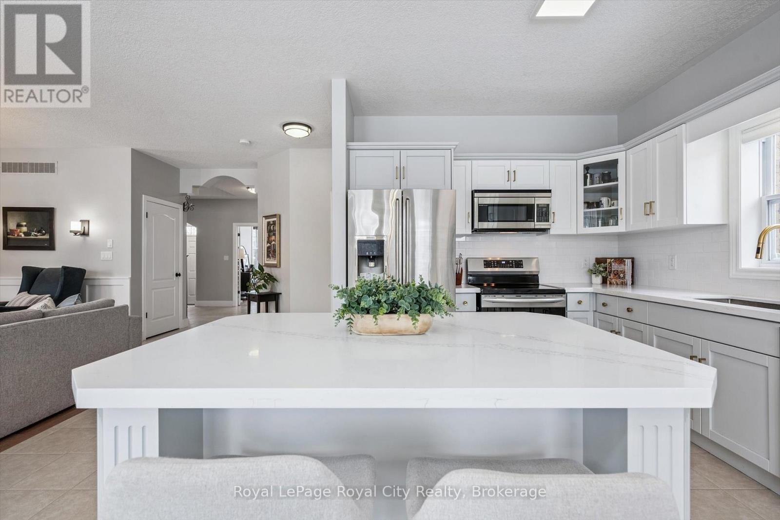 












73 AMSTERDAM CRESCENT

,
Guelph (Pineridge/Westminster Woods),




Ontario
N1L1T4

