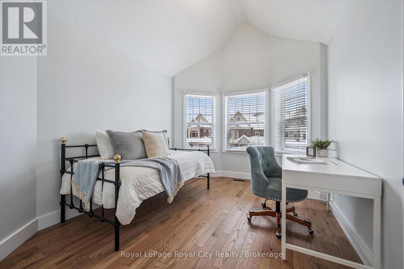 












73 AMSTERDAM CRESCENT

,
Guelph (Pineridge/Westminster Woods),




Ontario
N1L1T4

