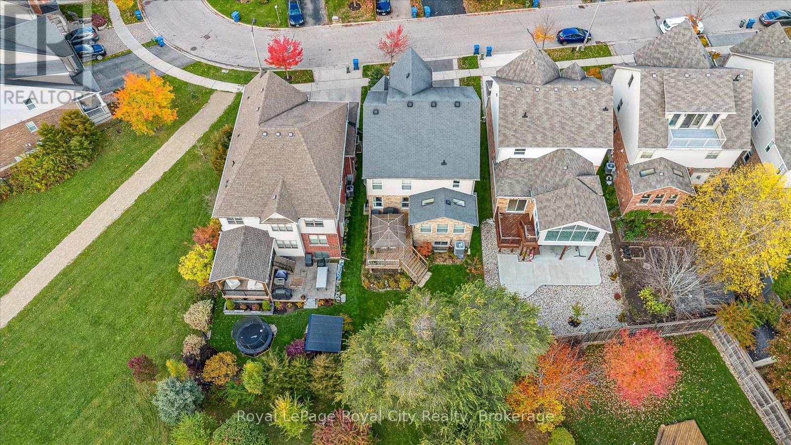 












73 AMSTERDAM CRESCENT

,
Guelph (Pineridge/Westminster Woods),




Ontario
N1L1T4

